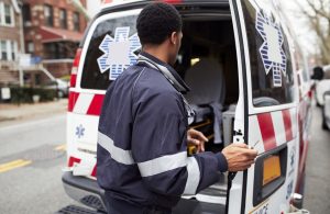 السلطات الصحية الأمريكية تحذر مئات الأشخاص في البلاد وخارجها من داء الكلب