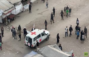 الصليب الأحمر ينشر صور أول مجموعة أسرى إسرائيليين استلمها من حماس