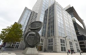 منصة “يورو كلير” تبدأ بالإفراج عن أصول روسية بدون الترخيص الأمريكي