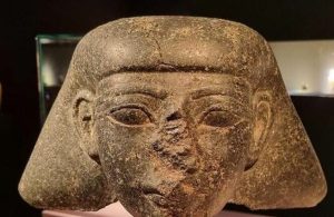 هولندا تعلن عزمها إعادة تمثال فرعوني نادر إلى مصر سرق خلال ما سمي الربيع العربي