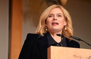 رئيسة البرلمان الألماني تطالب بحظر البغاء في البلاد