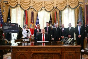 ترامب يتفق مع إيلي ليلي ونوفو نورديسك على خفض أسعار أدوية إنقاص الوزن