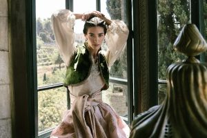 جو شلّيطا إحياء تاريخ الأزياء اللبناني