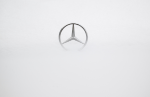 “مرسيدس” تطلق سيارة كهربائية “نباتية”